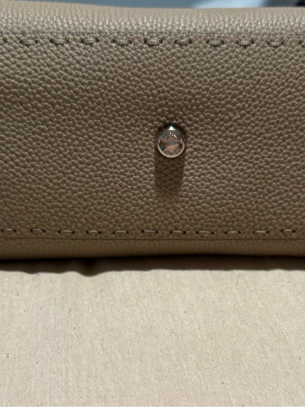 Fendi Peekaboo leather hand bag color gray top handle and crossbody strap . - Picture 8 of 10